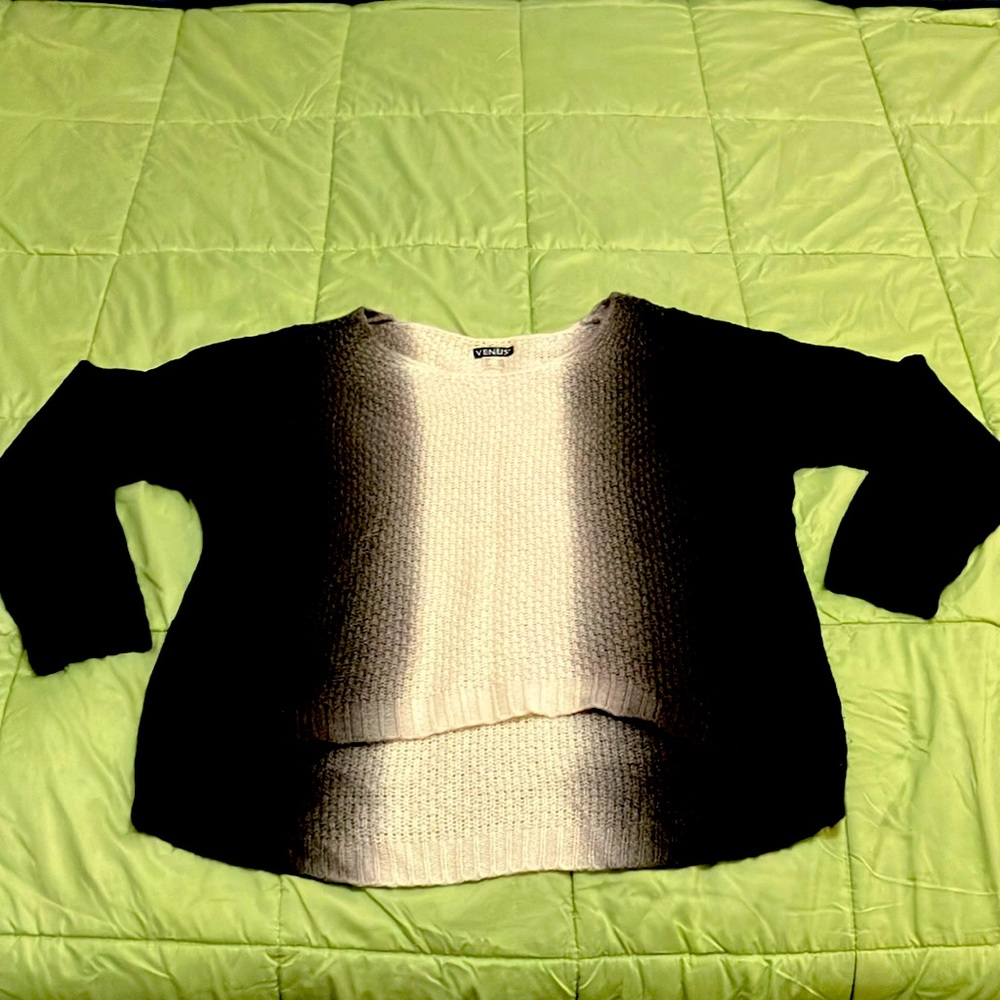 Venus XL knit sweater